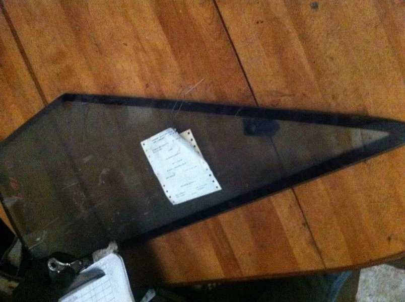 83 84 85 86 87 ISUZU IMPULSO PASAJERO DERECHO CUARTO CRISTAL  Foto 4 de 4