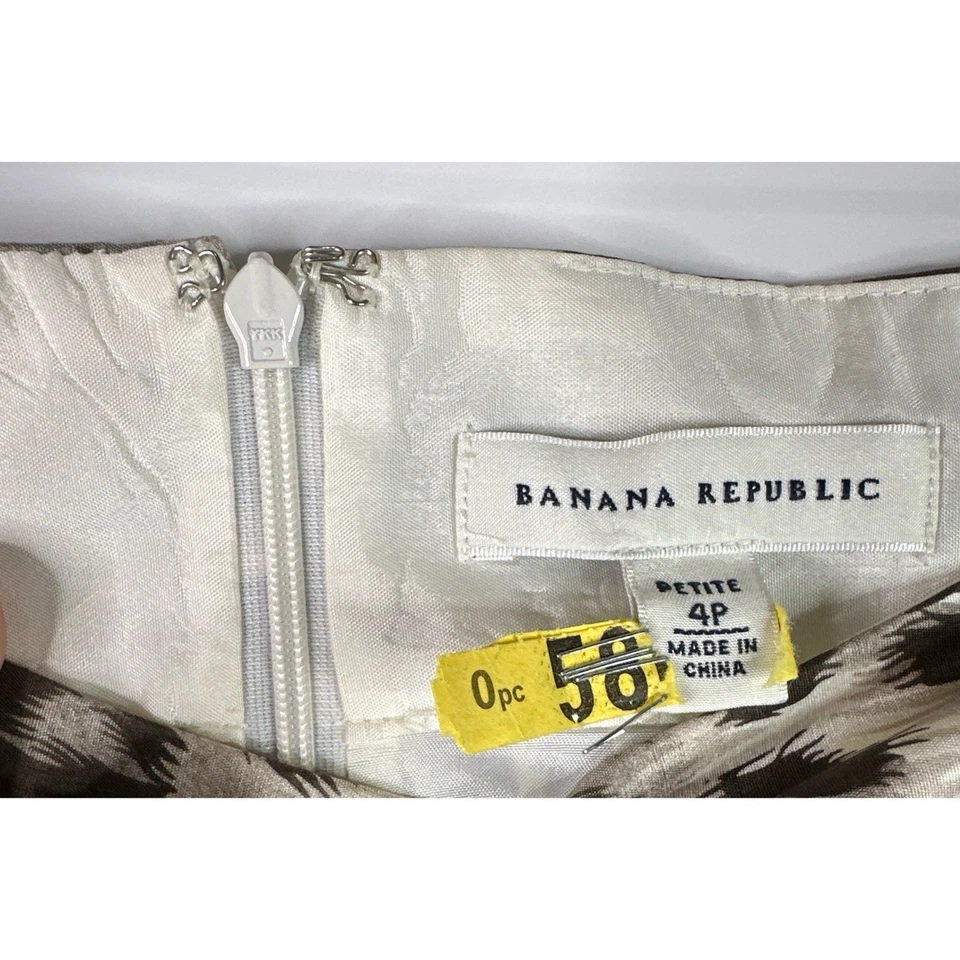 Minifalda Banana Republic 100 % seda estampado animal bolsillos forrada talla 4P Foto 3 de 4