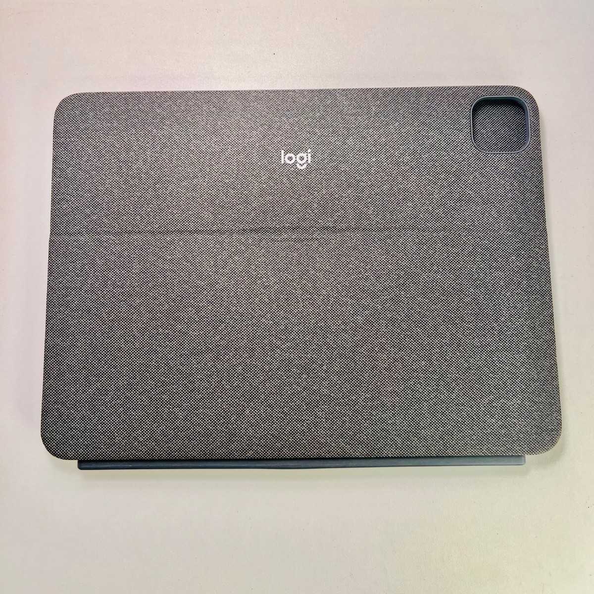 Logitech Combo Touch Keyboard Folio Case iPad Pro 11 3rd Gen Gray