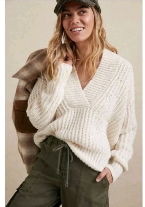 Pilcro Anthropologie Sweater Size Small Beige Wool Blend V Neck Pullover Knit