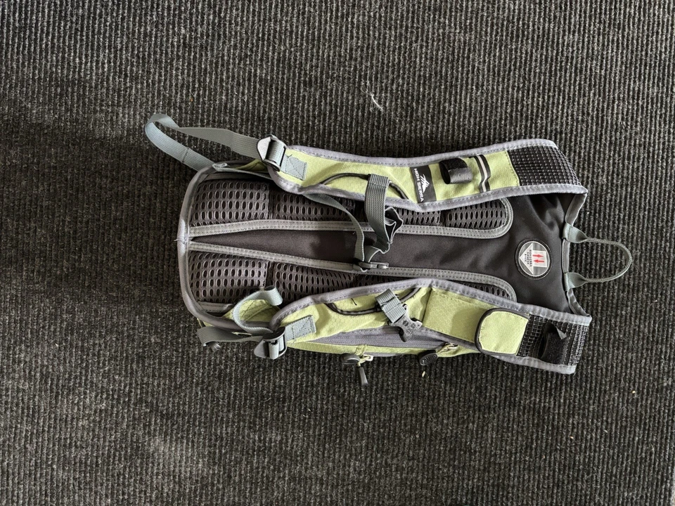 Mochila de hidratación High Sierra Airmesh verde 2,0 L Foto 2 de 4