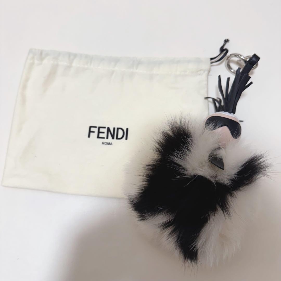 Fendi Karlito Fur Charm Key Ring Pom Pom 25cm Leather Crest bag