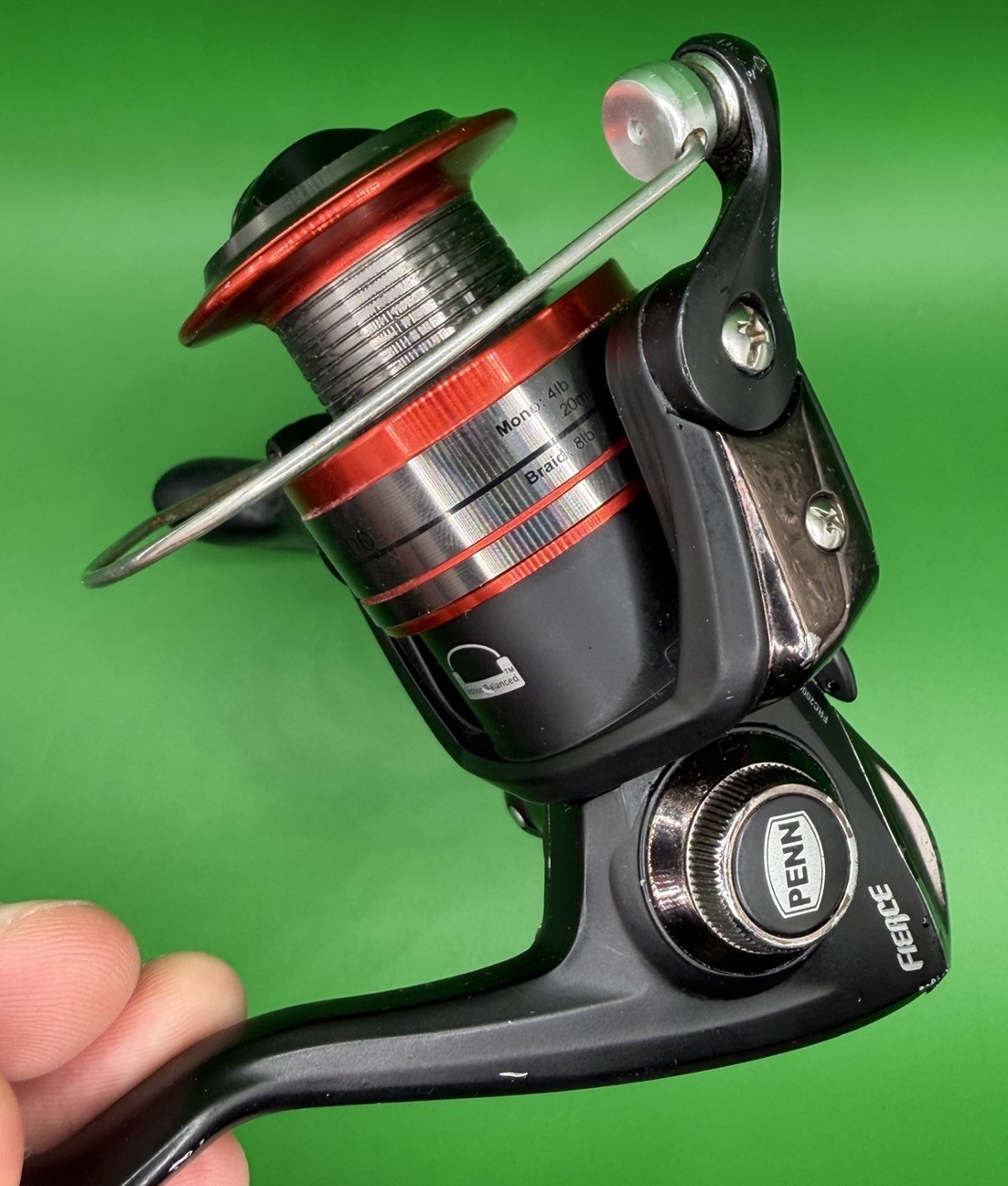 Penn Fierce  2000 Spinning Reel 6.2:1  Black/Red