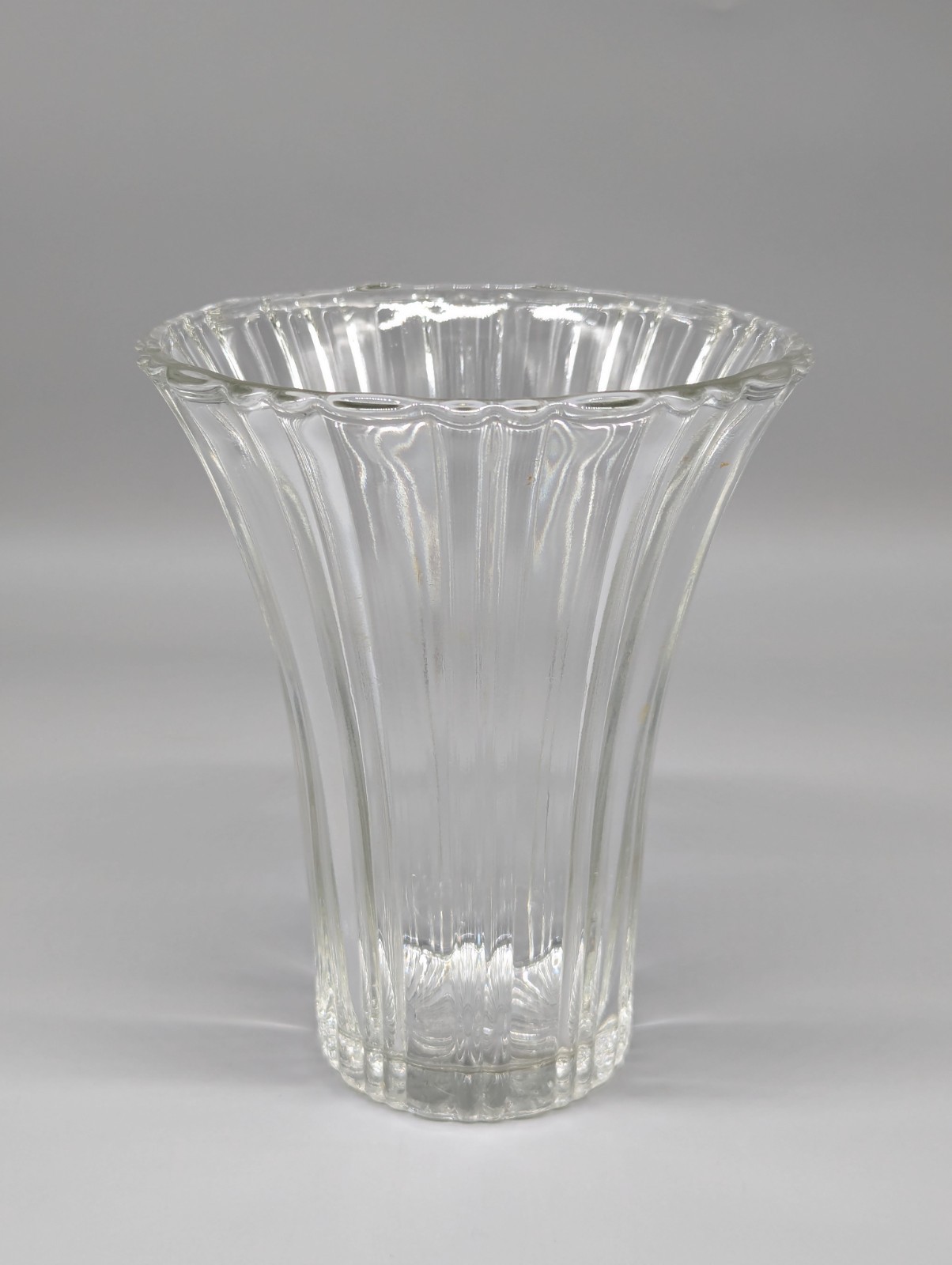 Vintage Clear Cut Ribbed Glass Flower Vase Wide Large 7