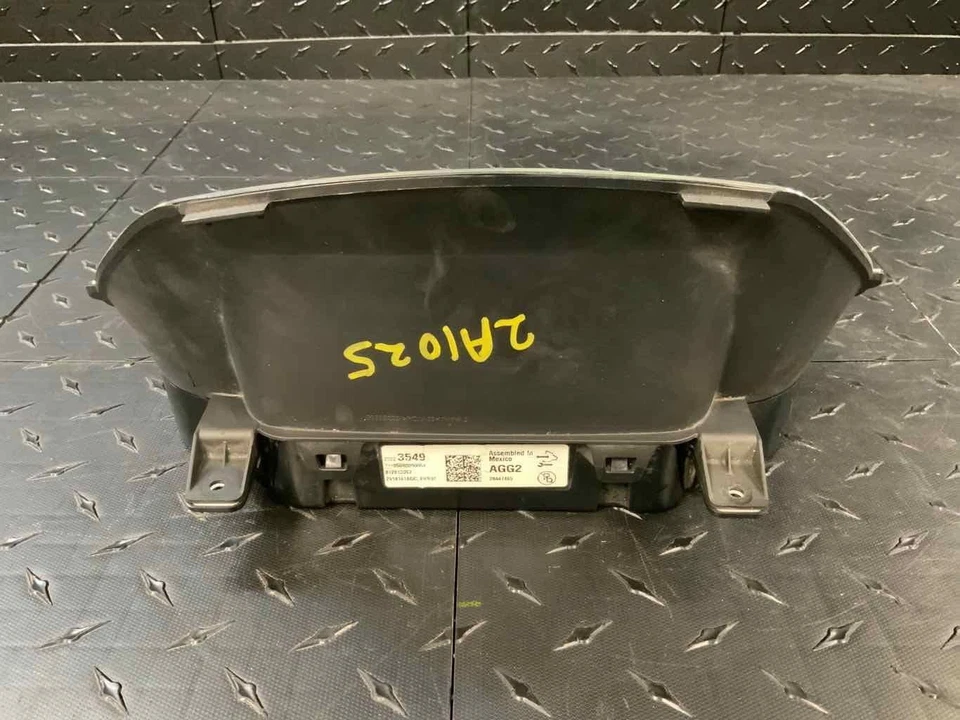 Cuadro de instrumentos velocímetro Chevy Silverado 3500HD 15-17 202 K AT 23223549 Foto 4 de 4