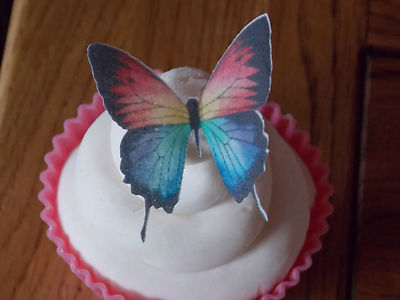12 VORGESCHNITTENE Mehrfarbig (b) Essbar Oblate Papier Schmetterlinge Kuchen/Cupcake Topper