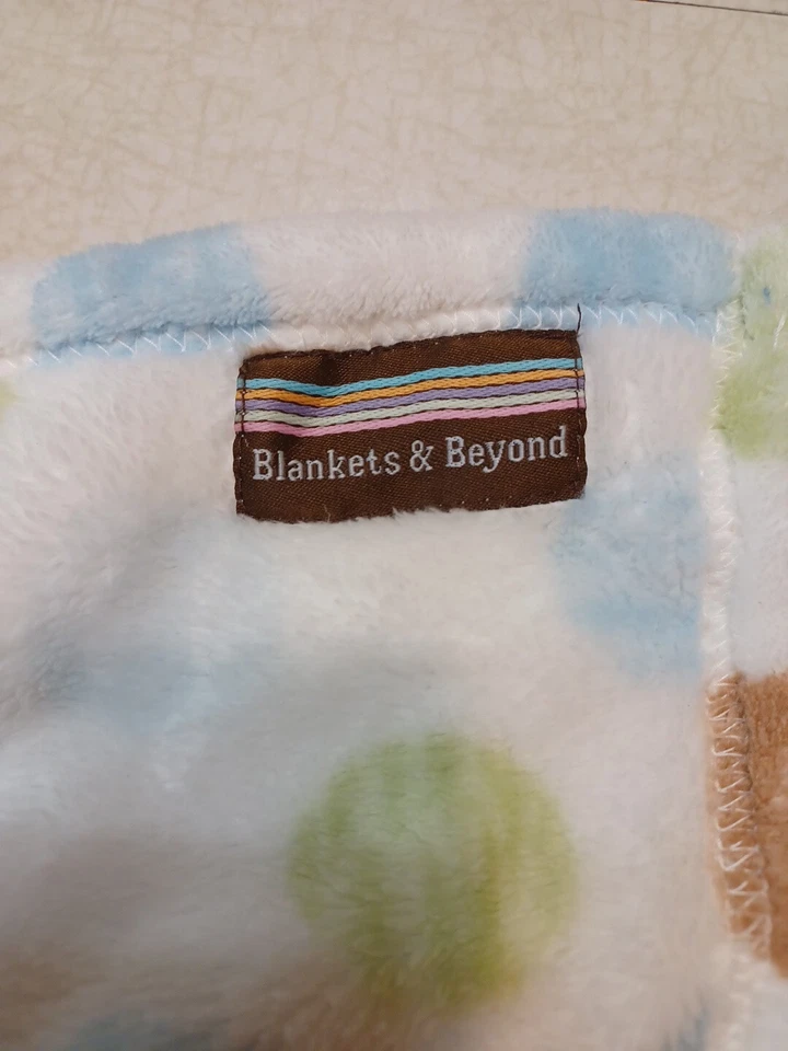 Mantas y más allá Baby Lovey cachorro perro lunares chupete polar Foto 4 de 4