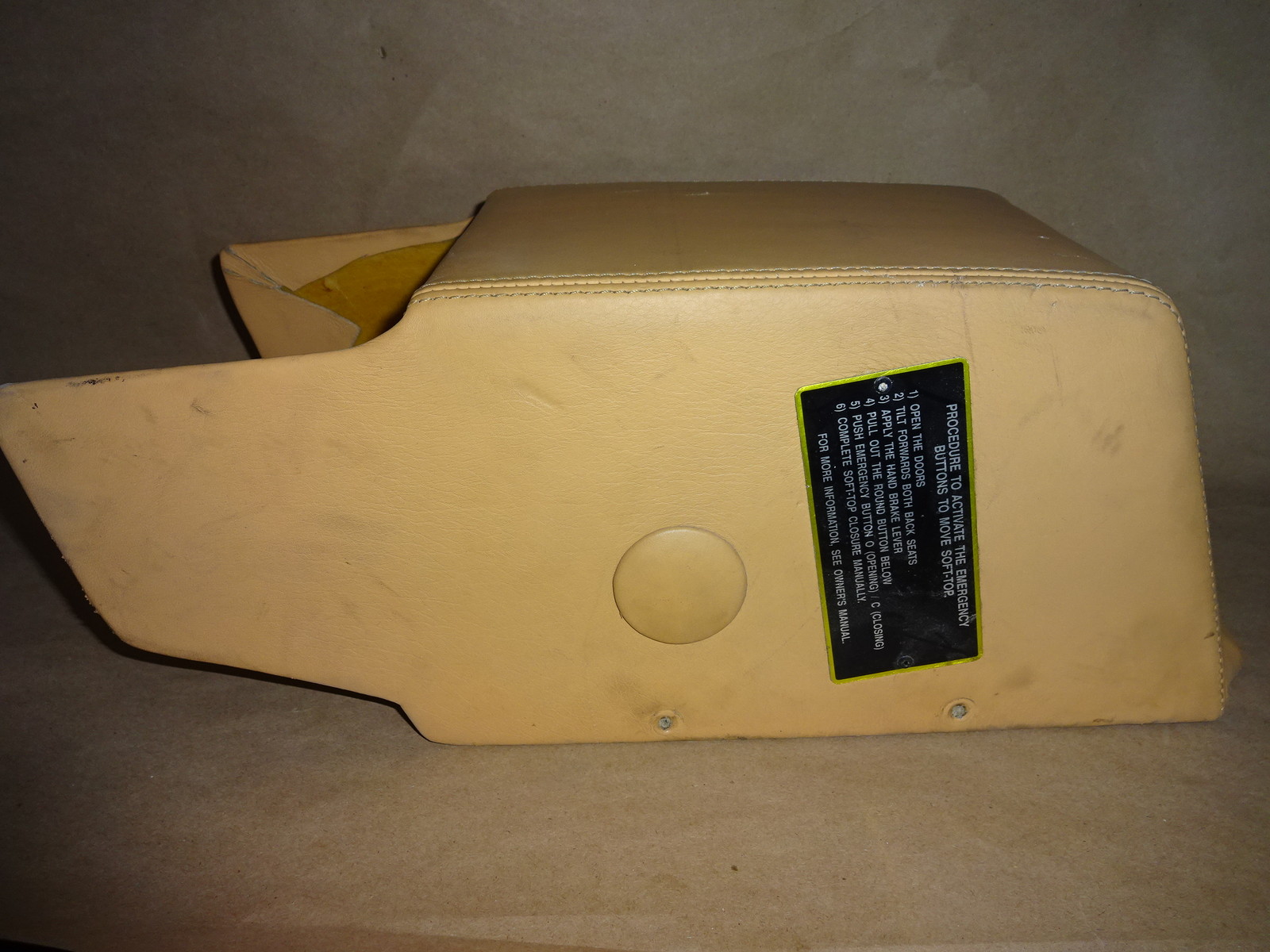 Ferrari 355 - Top Pump Cover Moulding # 64418100
