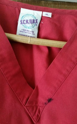 Crimson/red Medical scrubs set - 第 3/5 張圖片
