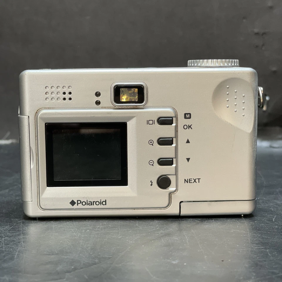 Polaroid PDC 3035 Digital Camera 3.2MP Silver Tested - Image 2 of 4