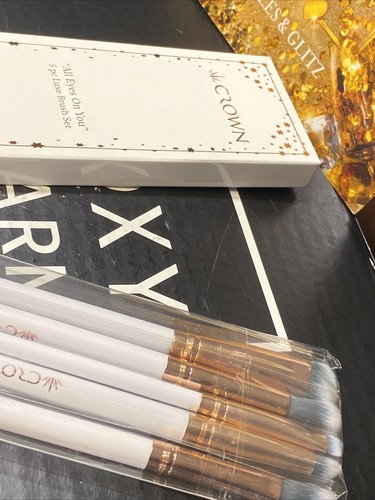 Crown All Eyes On You 5 Piece Luxe Eye Shadow Brush Set - Picture 2 of 7