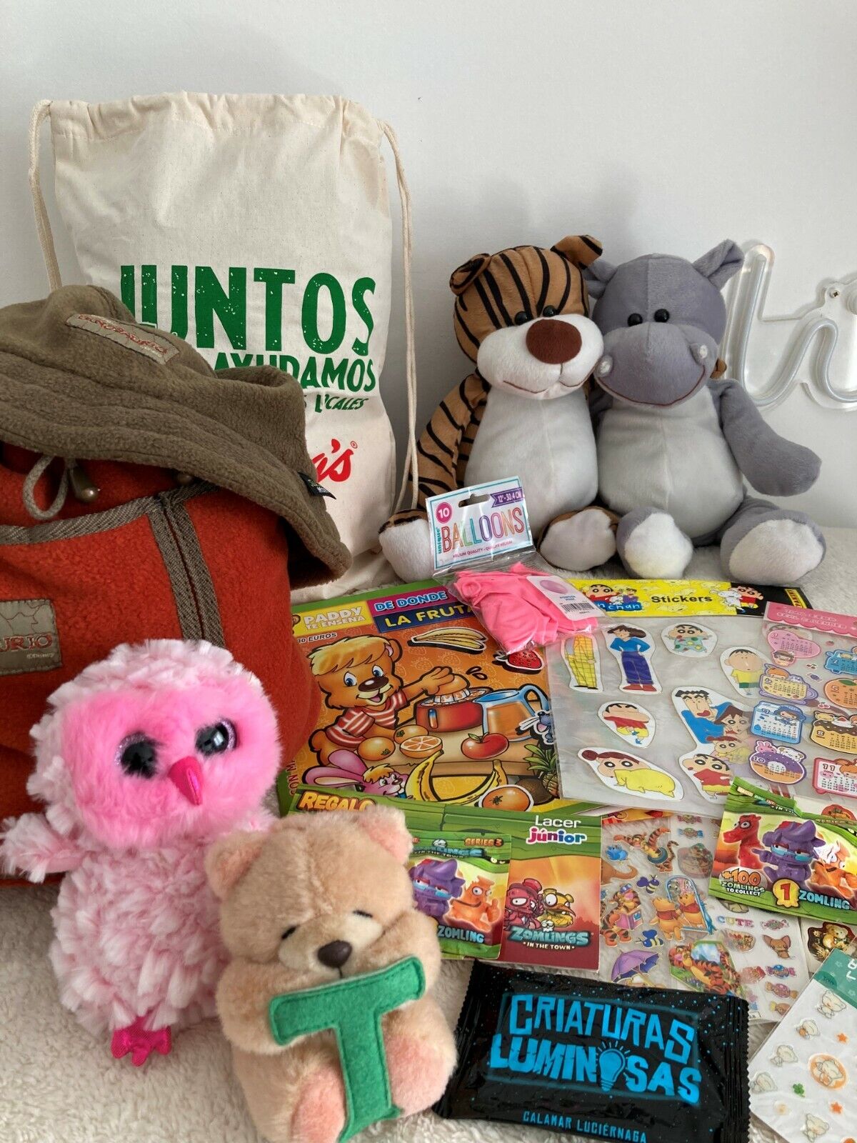 Lote de regalos juguetes para niños cumpleaños pegatinas peluches sorpresas