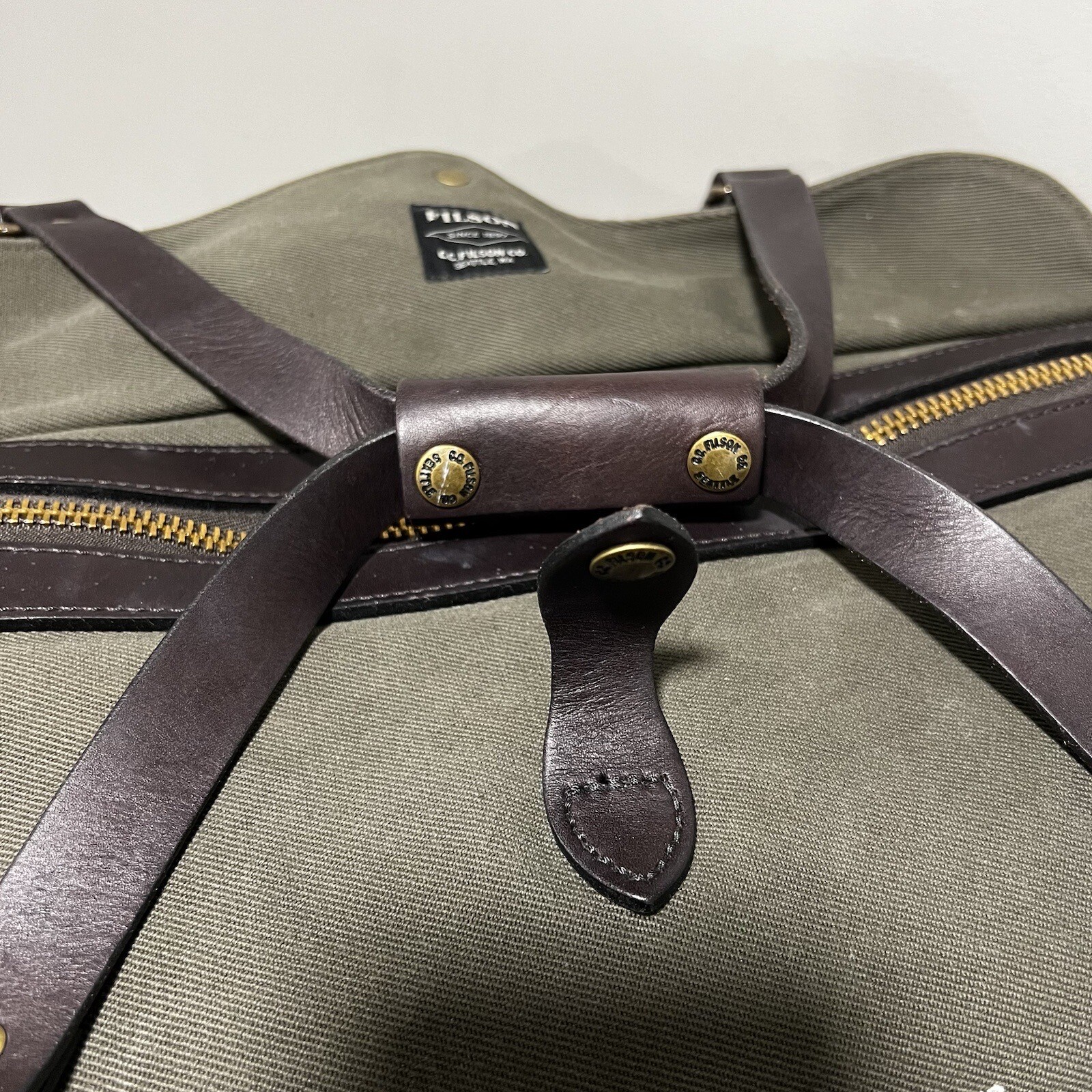 FILSON MEDIUM RUGGED TWILL & LEATHER DUFFLE BAG OTTER GREEN YKK Zippers 43L NICE eBay