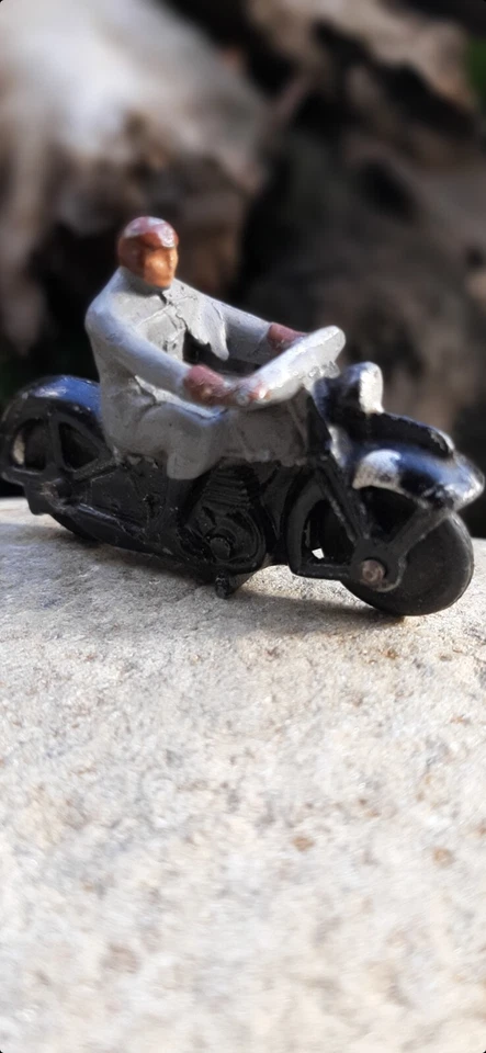 Antiguo Dinky Toys Civil Die-cast Metal Motocicleta y Jinete 37A 1946-1954 Foto 3 de 4