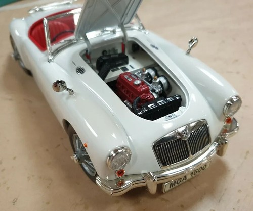 Revell 1:18th M.G.A Roadster BNIB BOX NEVER OPENED! - Picture 12 of 12