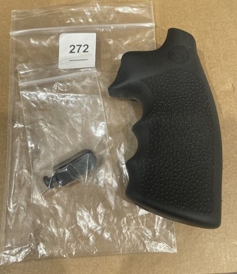 Colt Python Rubber Stippled - Black Rubber Grip Colt Logo