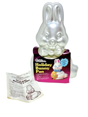 Wilton Vintage 1983 Holiday Bunny Pan 3D Easter Spring 2 Piece Cake Mold Rare