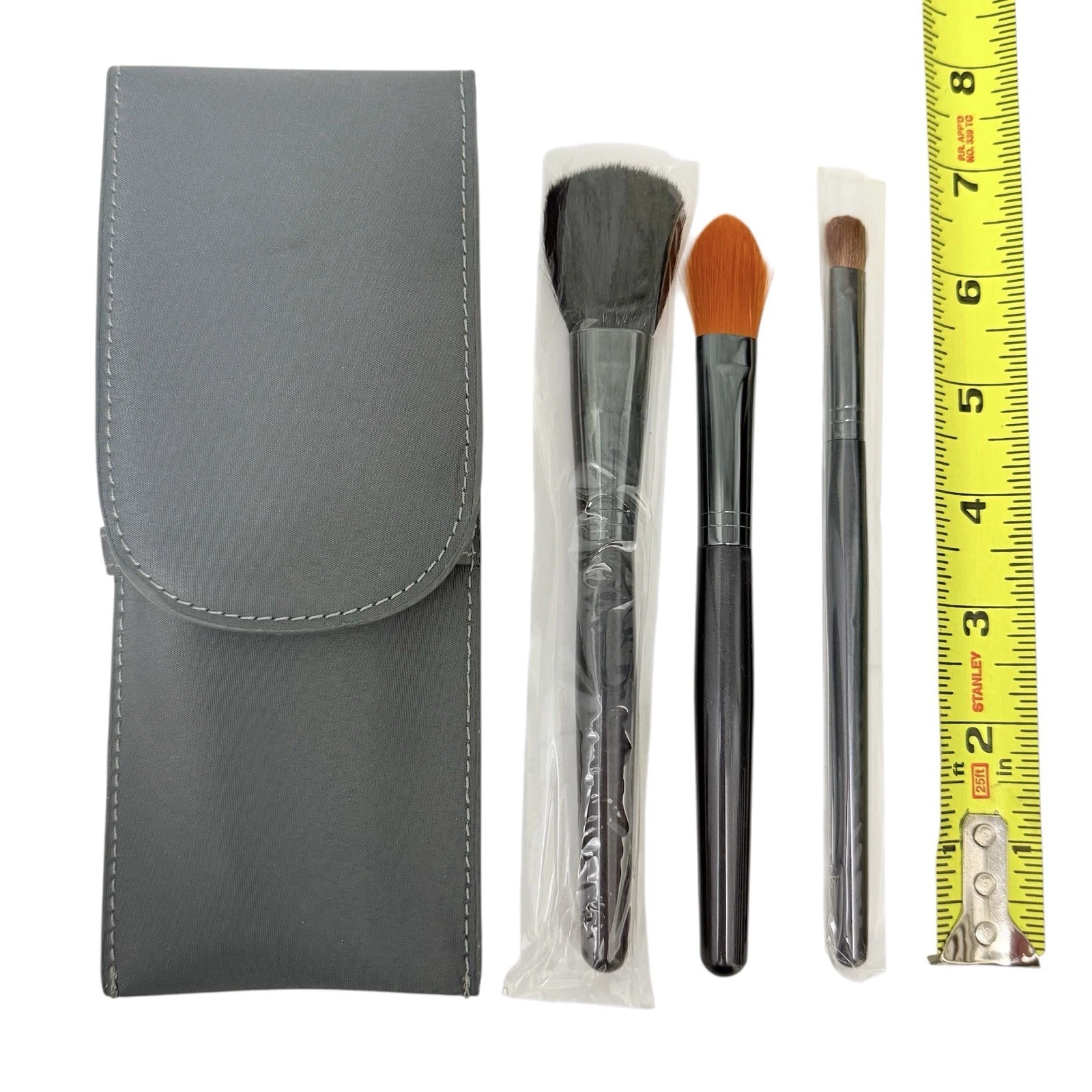 Lancôme Paris 3-Piece Makeup Brush Set with Travel Case Essential Brushes Kit