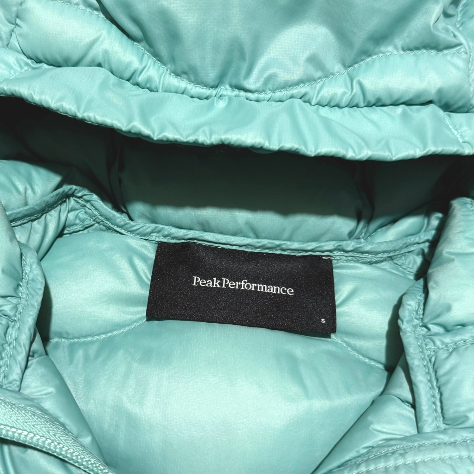 Peak Performance Helium Down Hood jacket size (S)… - image 5