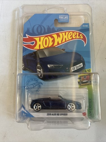 Hot Wheels Super Treasure Hunt Exotics #211/250 2019 Audi R8 Spyder W/ Protector