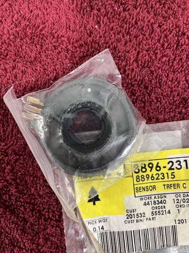88962315 GM 88962315 Transfer Case Sensor - Picture 3 of 4