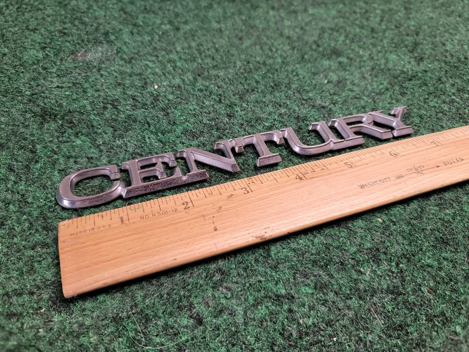 90 91 92 93 94 95 96 BUICK CENTURY EMBLEMA LATERAL INSIGNIA SÍMBOLO LOGOTIPO OEM 1M8 Foto 2 de 4