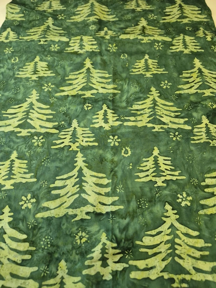 Ткань батик зеленая рождественская вечнозеленая елка 48 x 34 дюйма - Изображение 2 из 3