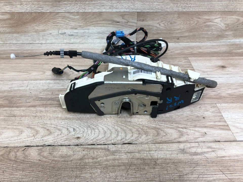 MERCEDES BENZ OEM W221 S550 S600 PUERTA TRASERA LADO PASAJERO ACTUADOR CIERRE 2 Foto 2 de 4