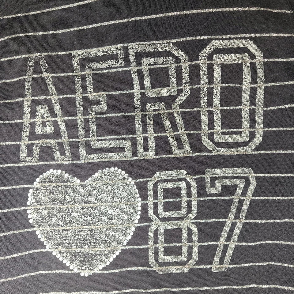 Sudadera con Capucha Aeropostale Para Mujer Mediana Espalda Rayas AERO 87 Corazón Logo Usada en Excelente Condición Foto 3 de 4