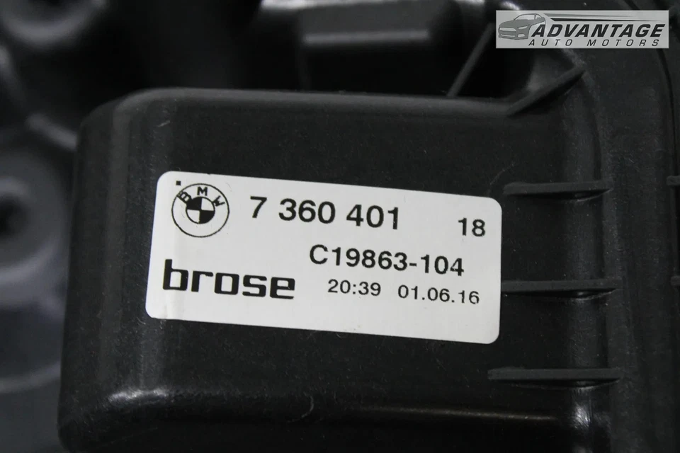 2017-2022 BMW 740I G12 FRONT LEFT SIDE DOOR PANEL WINDOW REGULATOR CARRIER OEM - Image 3 of 4