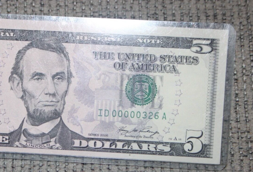 2006 US $5 Dollar Bill Low Serial Number Uncirculated Gem - Image 3 of 3