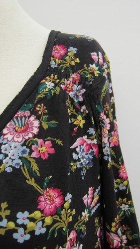 FAT FACE lässiges Jersey-Top mit Blumenmuster geraffte Schulter UK-Größe 6–18 neu ohne Etikett - Bild 3 von 17