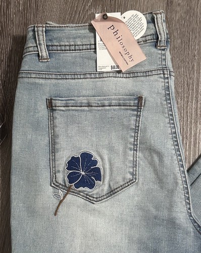 NWT Philosophy Jeans Women’s 8 Light Wash Blue Denim 30x30” Embroidered Floral - Afbeelding 2 van 24