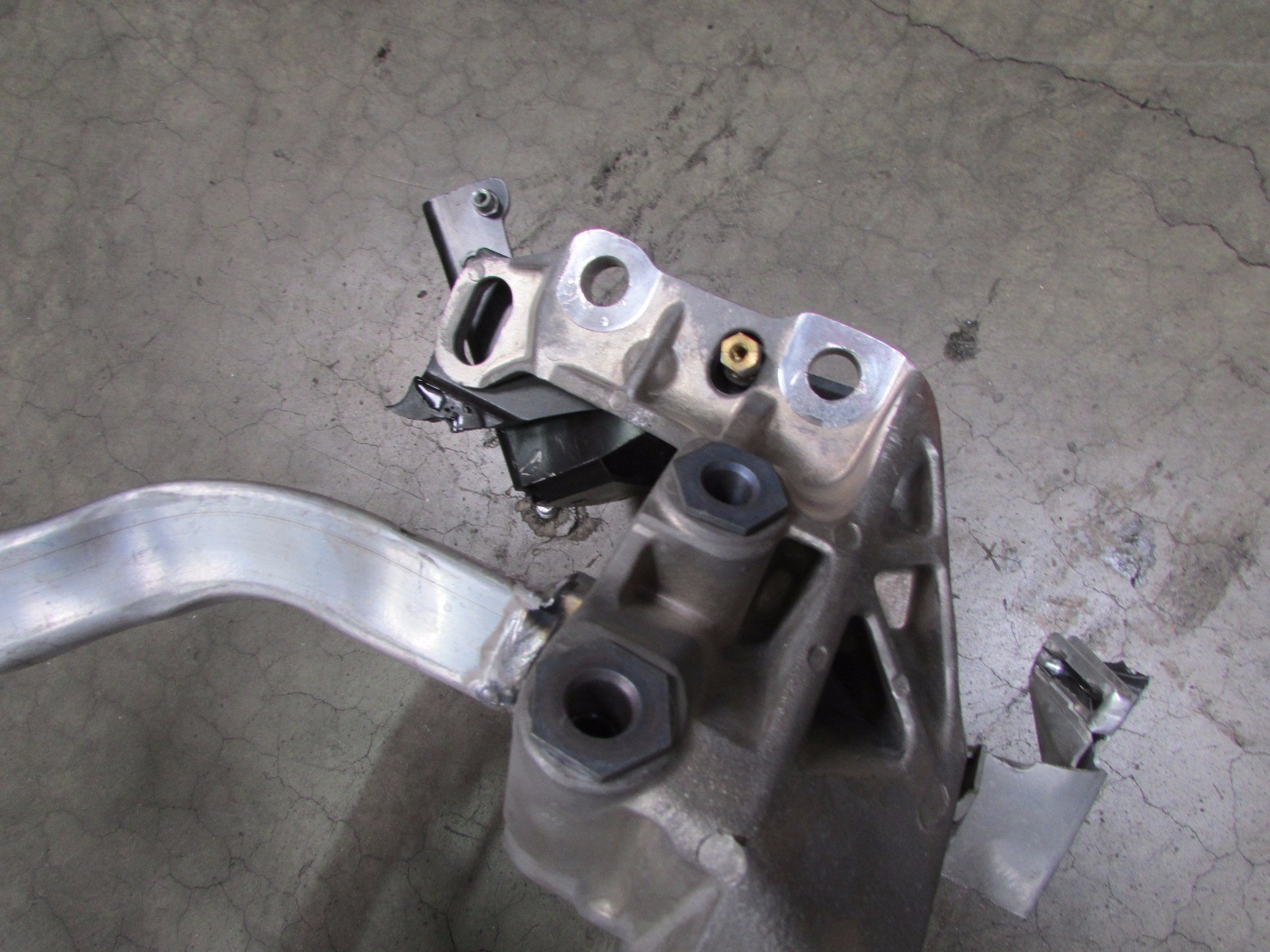 Ferrari 458 Italia, Dashboard Metal Cross Member Support, P/N 81500400