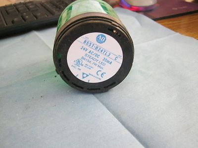 Allen Bradley Cat #: 855T-B24TL3 Grün Glühend Stetig Licht. Serie C. 