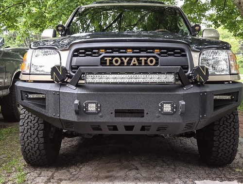Vijay Fit 2001-2004 Toyota Sequoia Front Bumper with 5xLED Light and 2xD-Rings - Picture 3 of 9