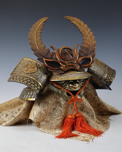 Old Vintage Japanese Samurai Helmet -TOKUGAWA IEYASU's Kabuto- with a Face Mask - Picture 11 of 18