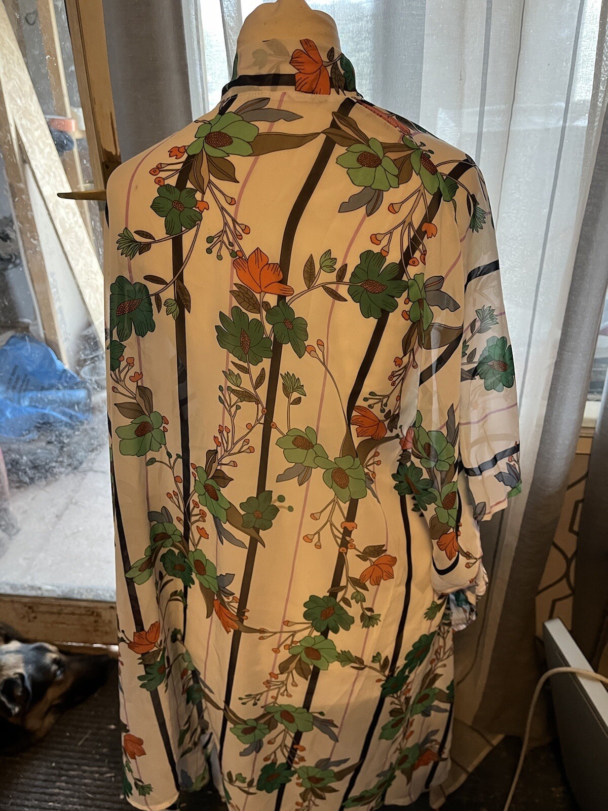 Ladies Lovely Floral Wrap Around Beach Cover Up Size 18 Good Condition