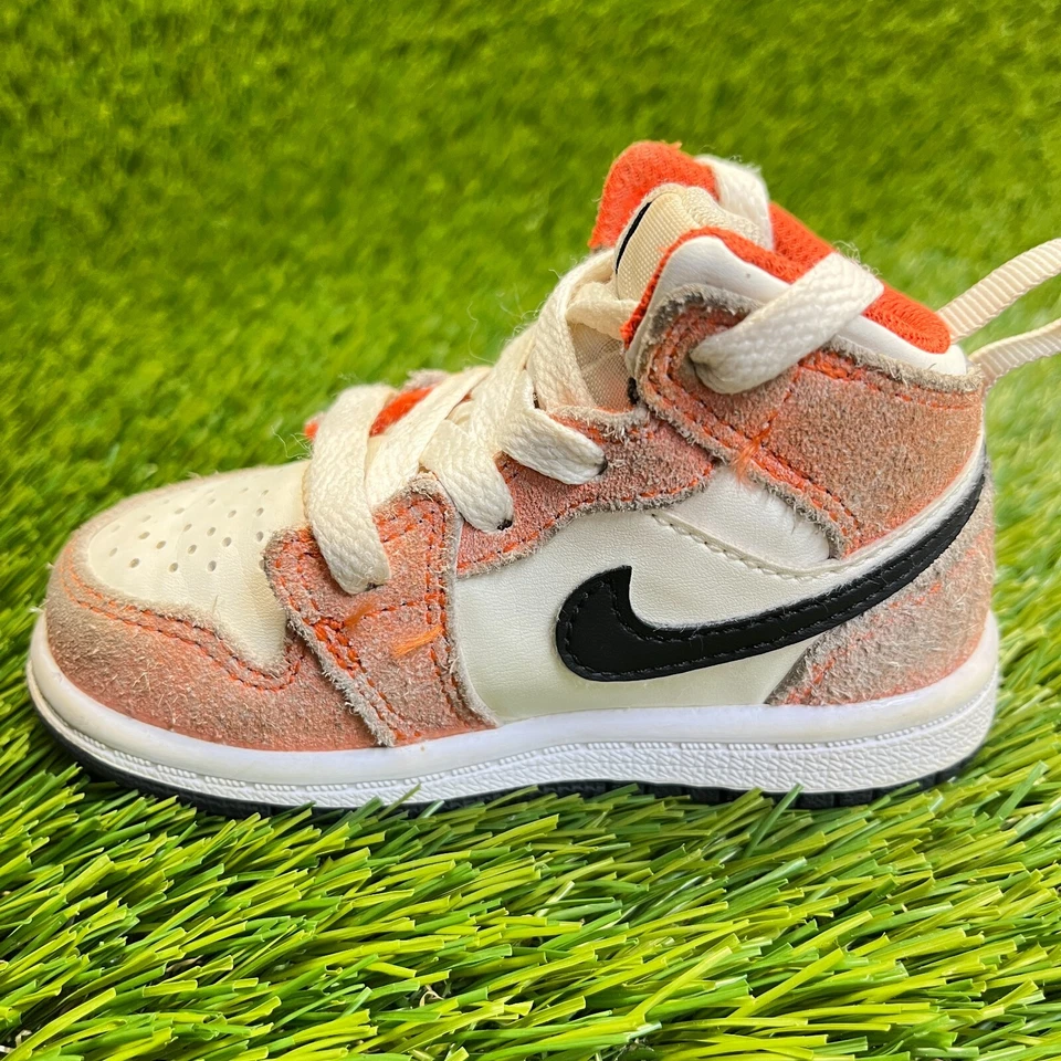 Nike Air Jordan 1 Mid Niño Pequeño Talla 5C Naranja Blanco Zapatos de Baloncesto Tenis Foto 2 de 4