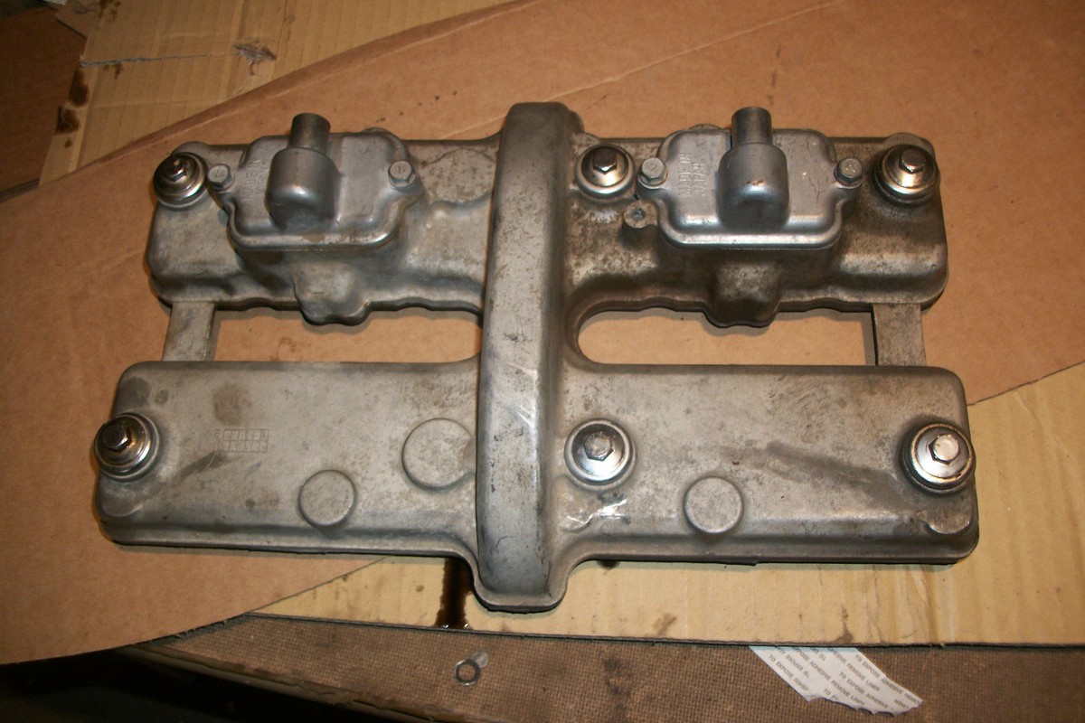 Kawasaki ZX600 ZX6 ZX 600 Ninja valve head top engine motor cover