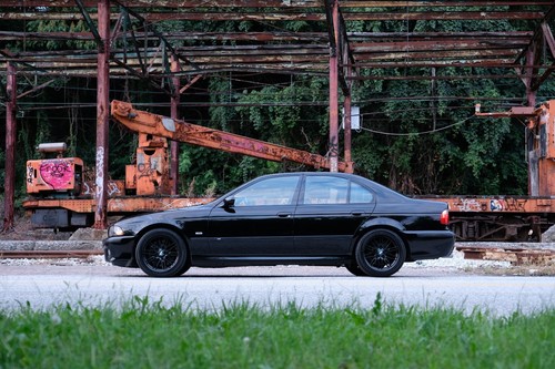 2002 BMW M5
