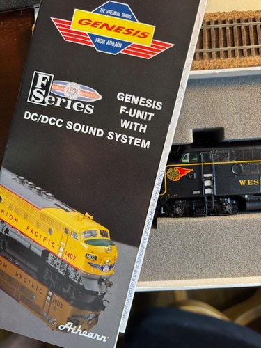 HO Athearn Genesis Western Maryland F3A Diesel Locomotive WM #52 DCC and SOUND - Picture 6 of 7