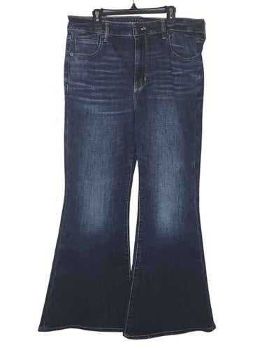American Eagle Super High Rise Schlagjeans mit Next Level Stretch Größe 14 32W