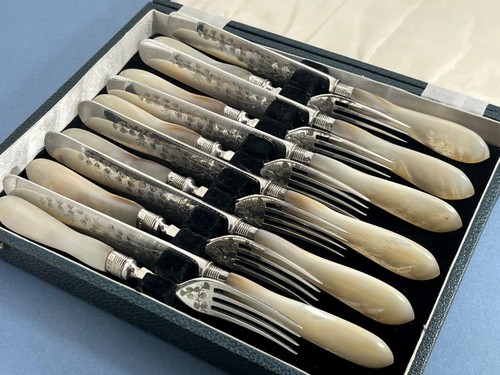 12 BOXED ANTIQUE VICTORIAN SILVER MOTHER OF PEARL TABLE CUTLERY 1889 R.F MOSLEY - Picture 2 of 20