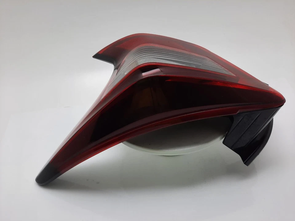 Luz trasera NISSAN MICRA O/S 2016-2022 5 puertas hatchback derecha   Foto 3 de 4