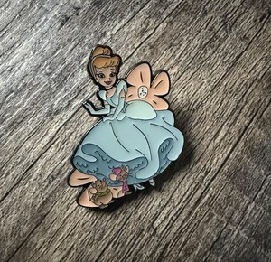 Disney Loungefly Pin Cinderella with Gus Jaq Princess Best Friends Mystery