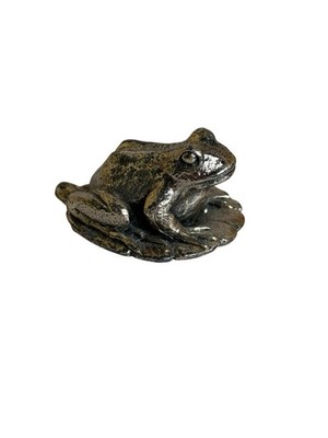 Mini Metall Frosch Figur auf Lilienblock Kleintier Sammlerstück Deko