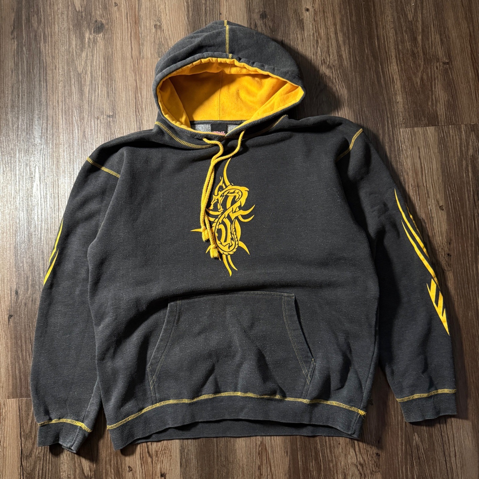 Verbal Assault Gray Hoodie Sweatshirt Yellow Tattoo Tribal JNCO Graphic Mens M