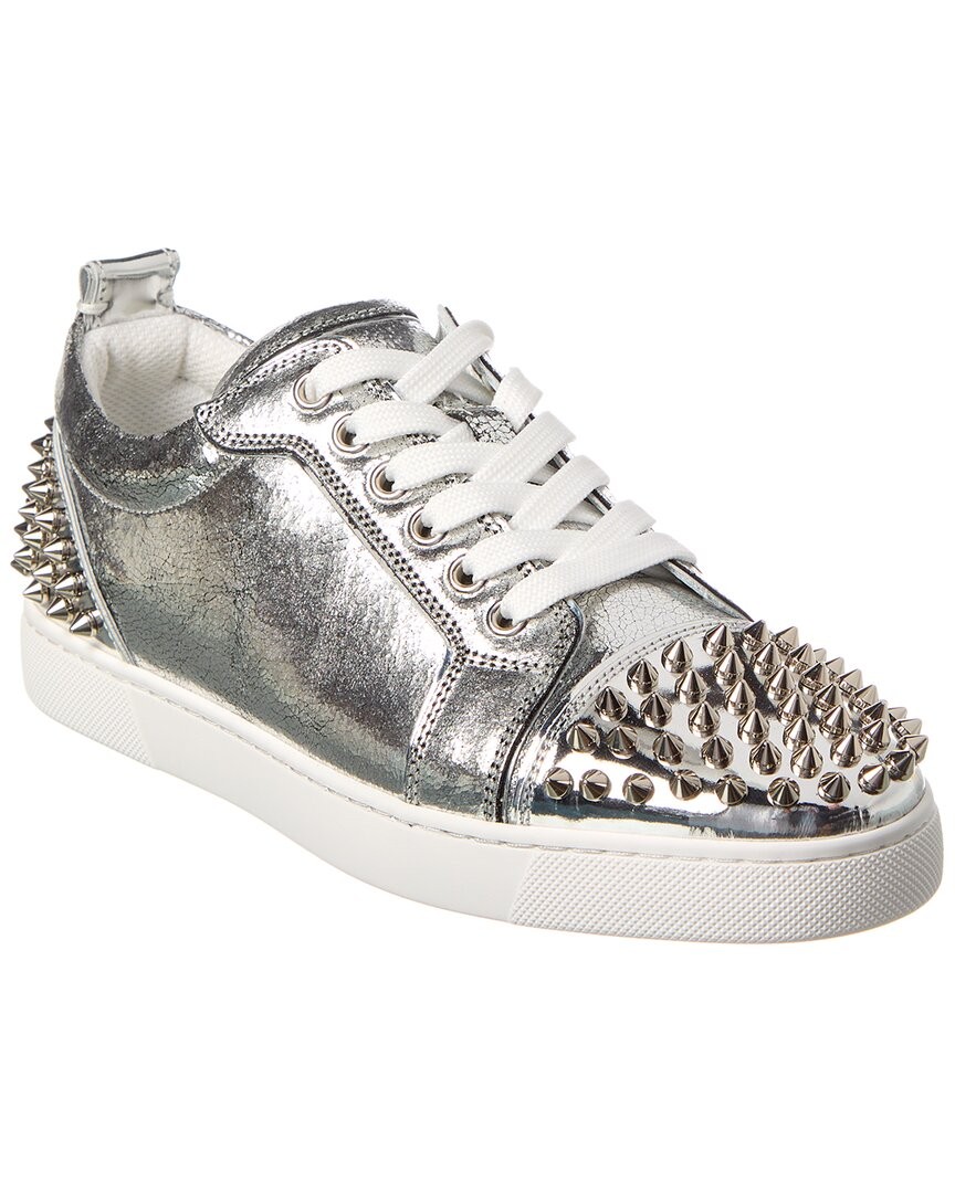 Кожаные кроссовки Christian Louboutin Louise Junior с шипами женские серебристые 38 112690₽