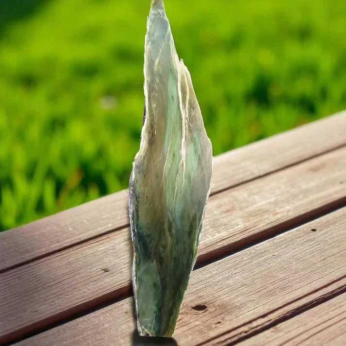 Nice Natural Rough Green Actinolite Nephrite Jade 1.3 Kg - Image 2 of 4